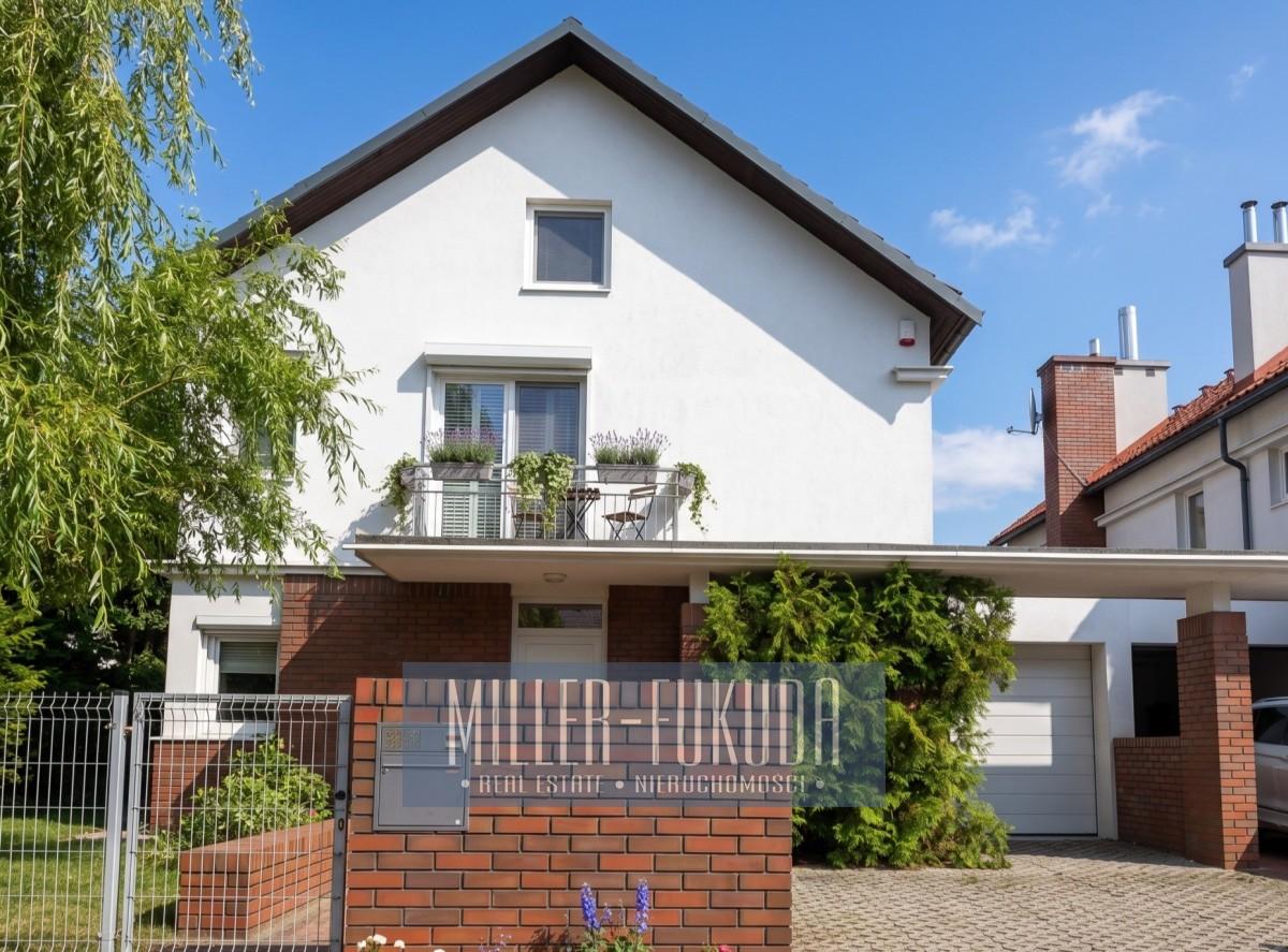 House in Konstancin-Jeziorna - Photo 1