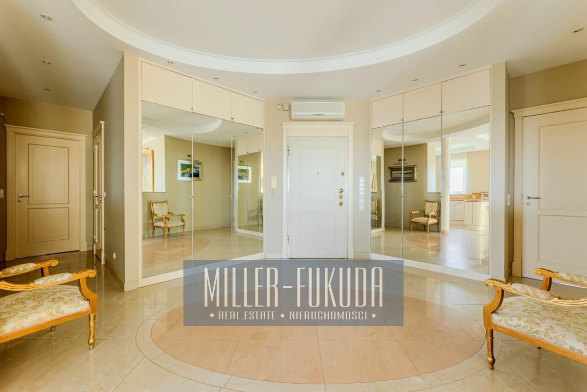 Apartment in Warszawa - Photo 9